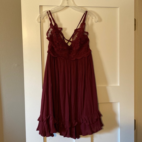 Listicle Dresses & Skirts - Burgundy Lace Dress